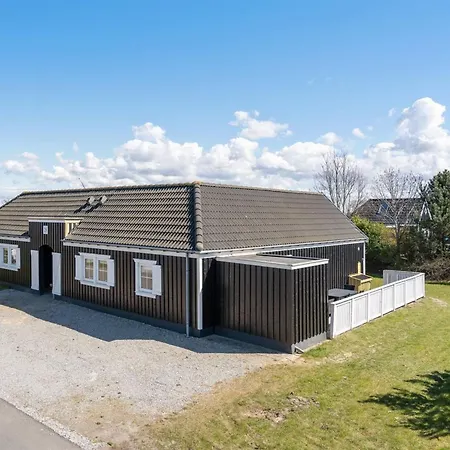 Semesterbostad Drude - 920m From The Sea By Interhome Vejby